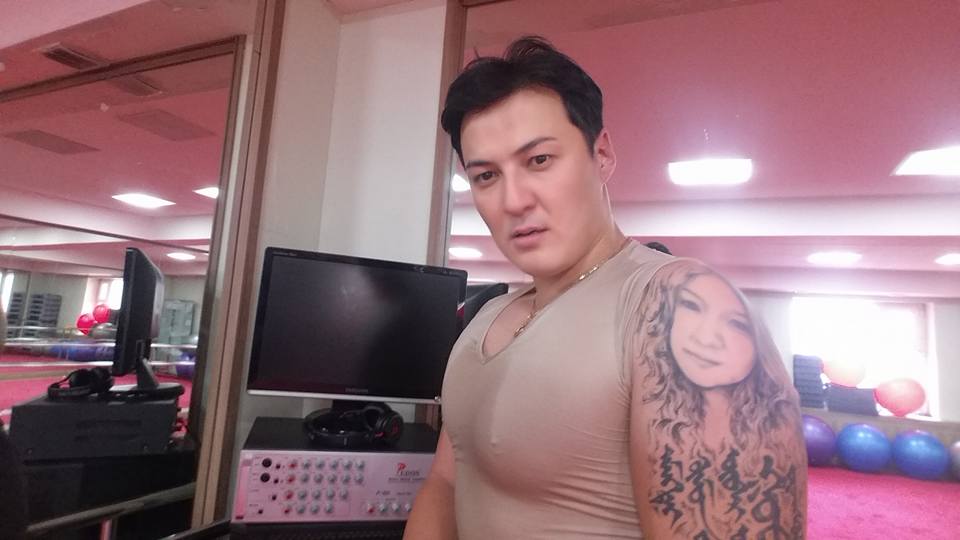 Мисс Ч.Содтуяагийн экс нөхөр А.Чингүүн хоёр дахь хүүхдээ өлгийдөж авчээ